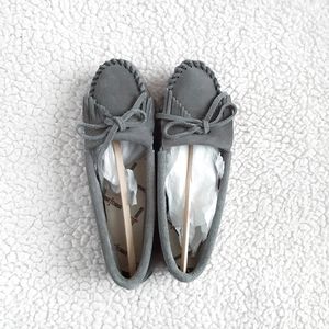 MINNETONKA Kilty Soft Sole Storm Blue Suede Leather Fringe Moccasin Shoes 5.5